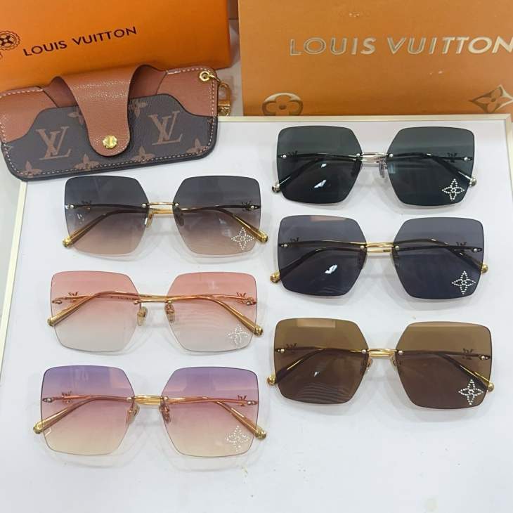 Picture of Louis Vuitton Sunglasses _SKUfw76300623fw